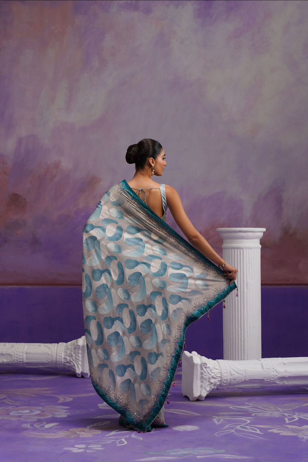 Aeris Printed Saree-Grey