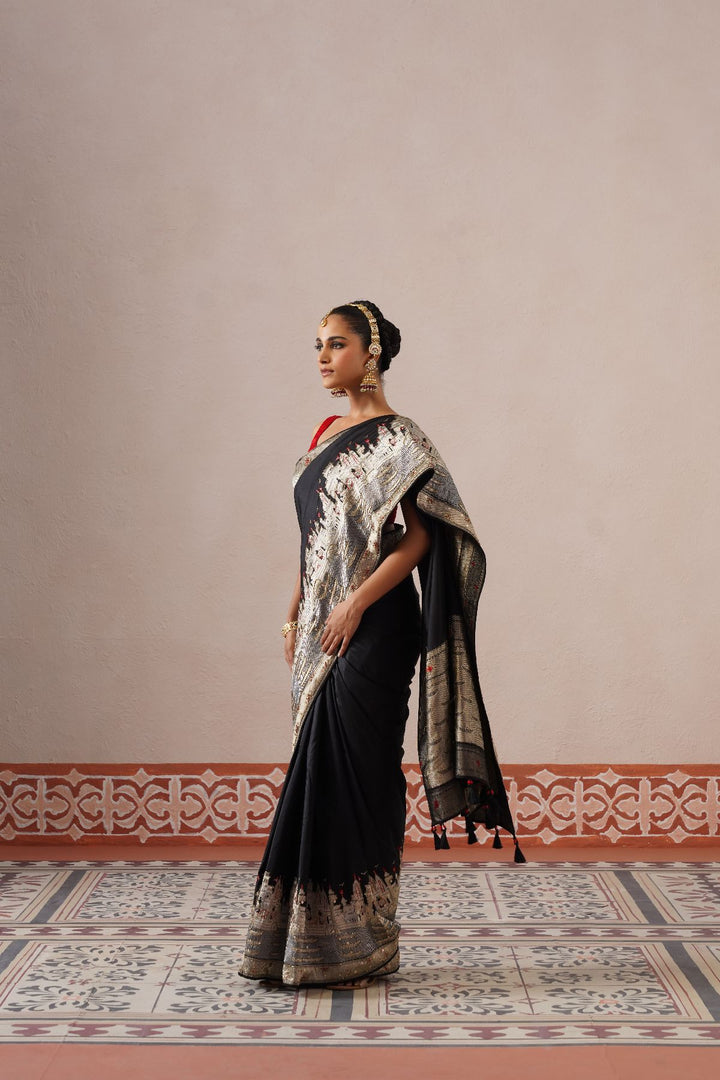 Amira  Ghat Saree- Black