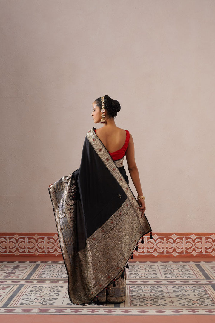 Amira  Ghat Saree- Black